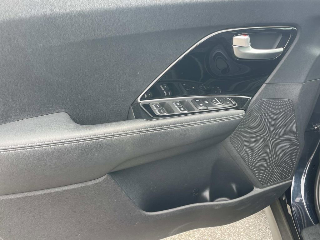 Used 2019 Kia Niro EX w/ Cold Weather Package 2.0 image 14