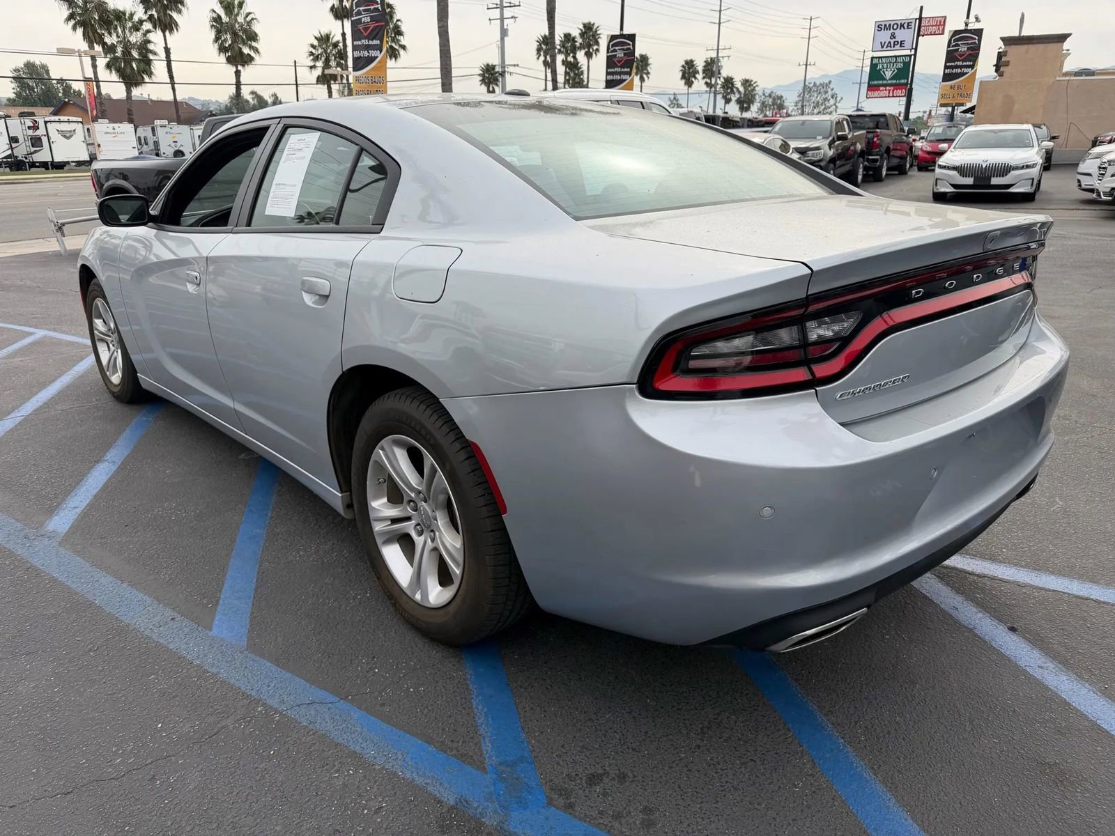Used 2022 Dodge Charger SXT w/ Leather Interior Group image 6