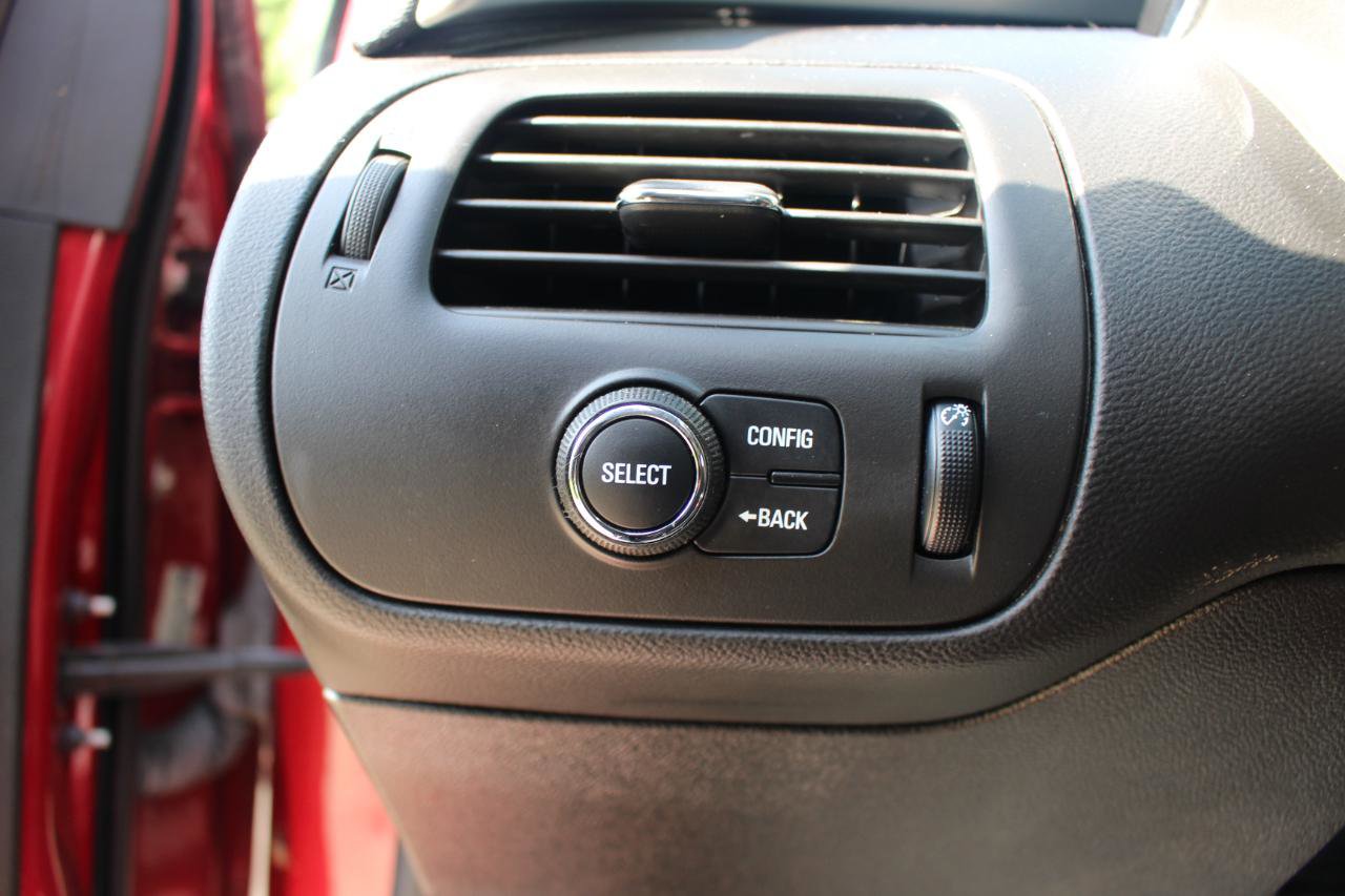 Used 2015 Chevrolet Volt FWD image 17
