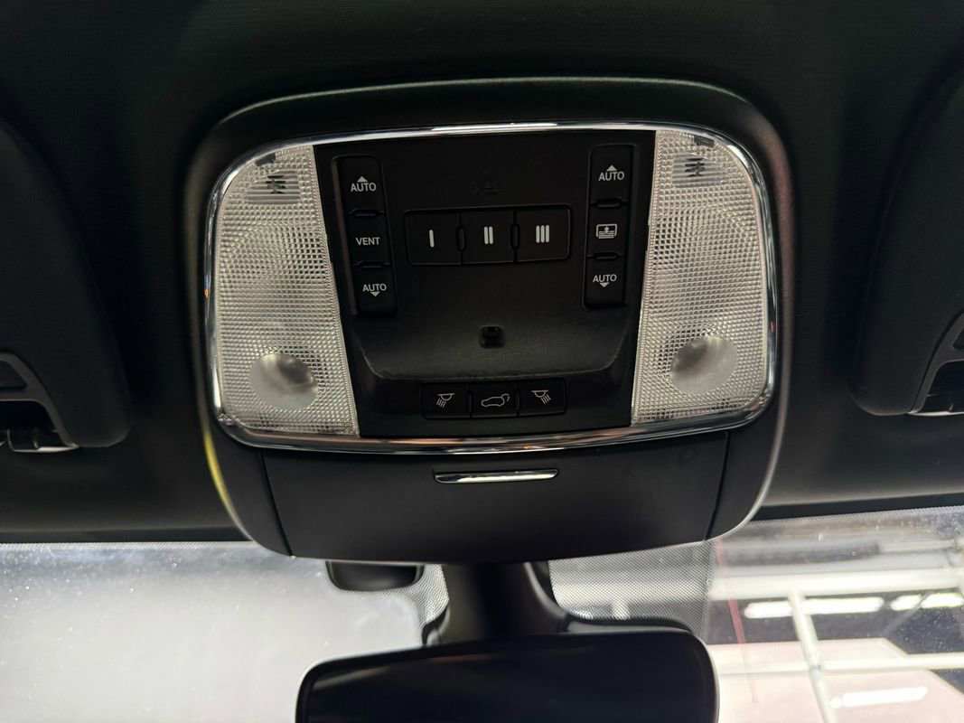 Used 2018 Jeep Grand Cherokee High Altitude image 29