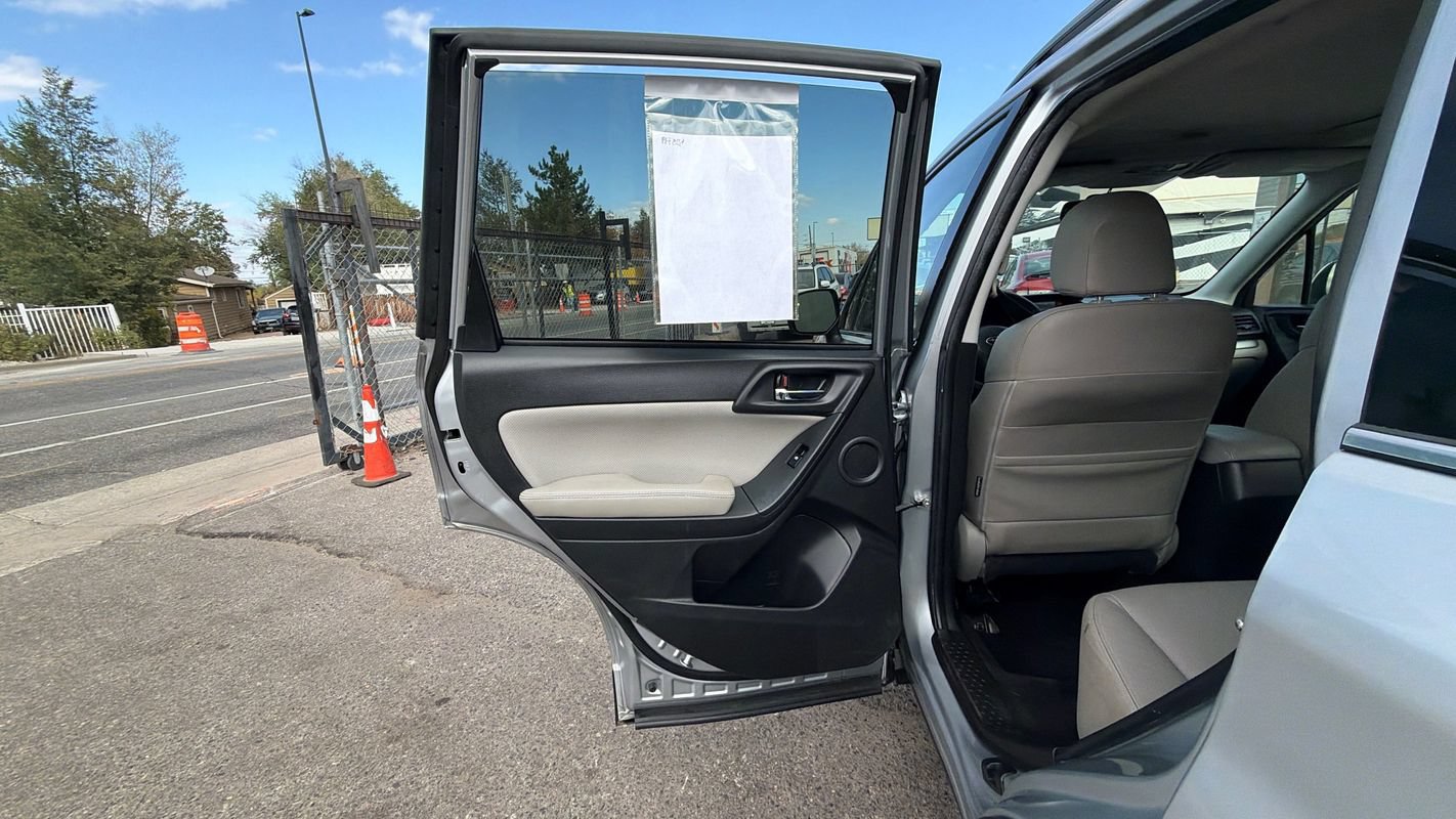 Used 2015 Subaru Forester 2.5i Limited w/ Popular Package #2 AWD/4WD image 11