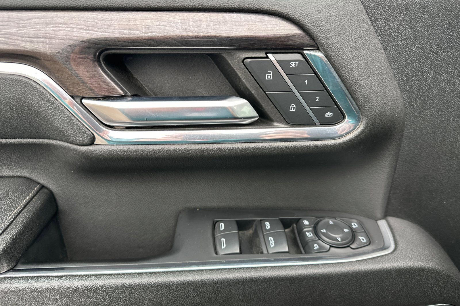 Used 2024 Chevrolet Silverado 2500 LTZ w/ LTZ Premium Package image 10