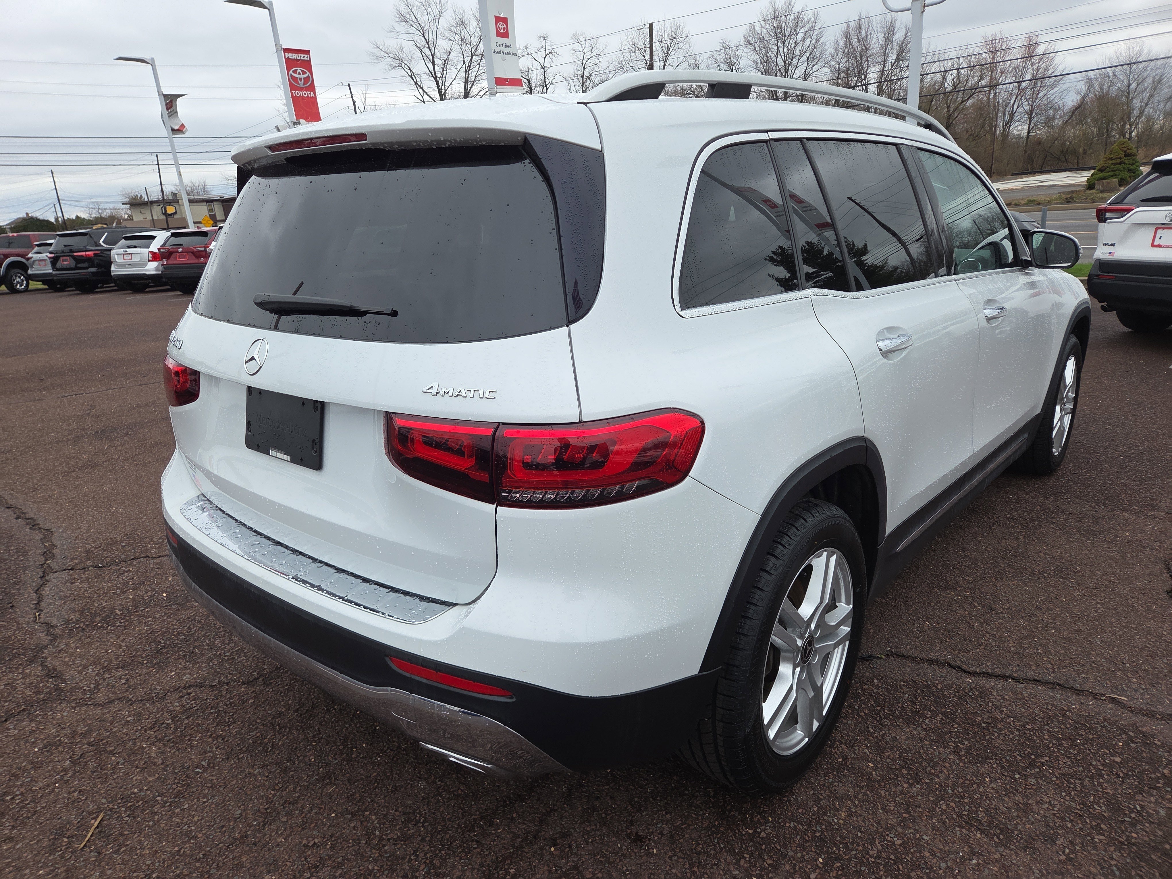 Used 2020 Mercedes-Benz GLB 250 4MATIC image 3