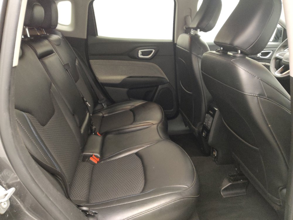 Used 2022 Jeep Compass Latitude FWD image 19