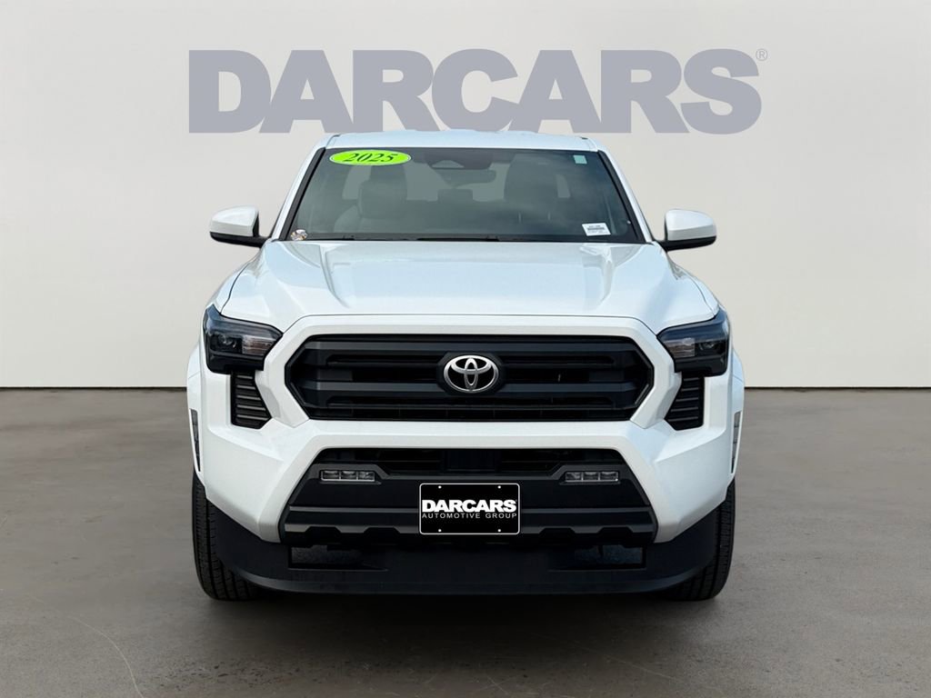 Used 2025 Toyota Tacoma SR5 AWD/4WD image 2
