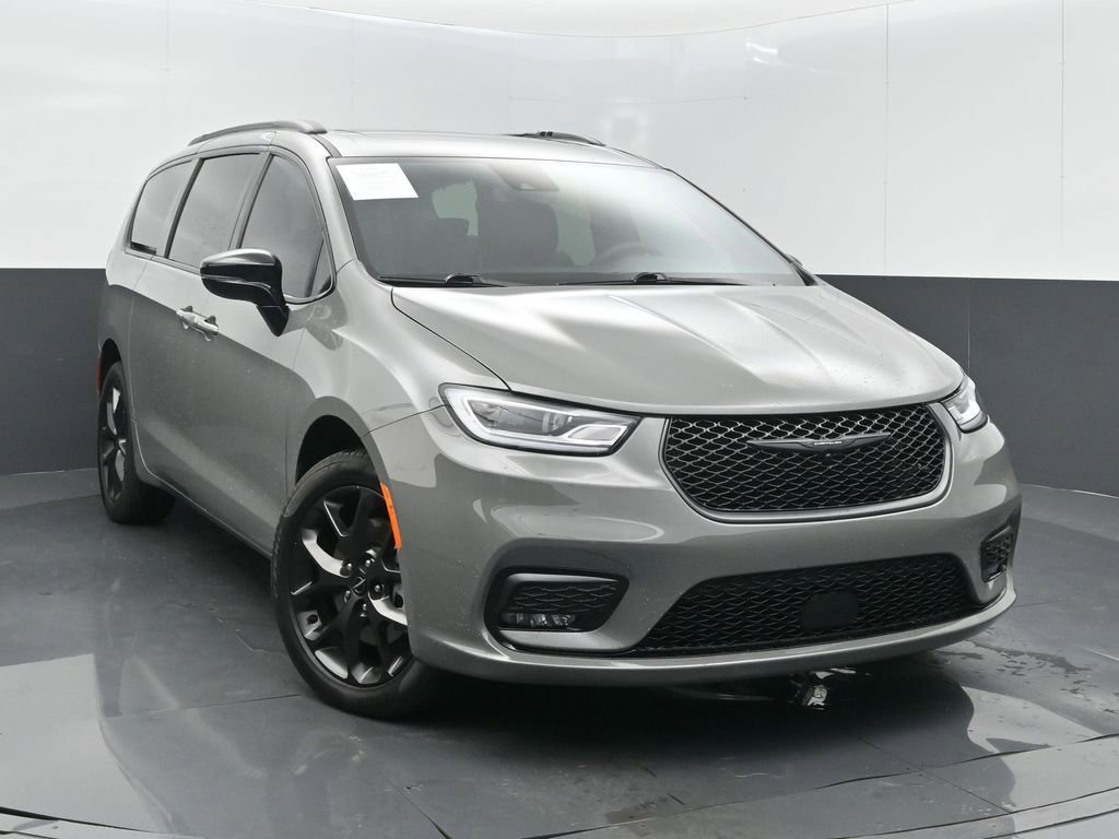 Used 2023 Chrysler Pacifica Limited w/ S Appearance Package AWD/4WD video 2