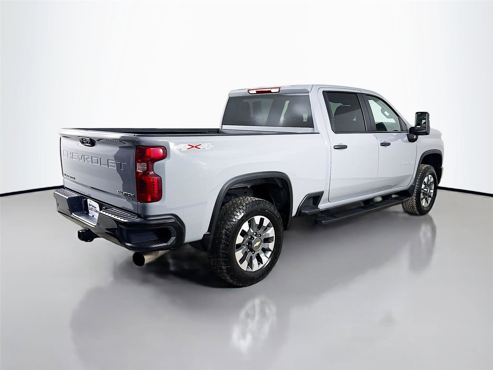 Used 2025 Chevrolet Silverado 2500 Custom w/ Custom Value Package AWD/4WD image 9