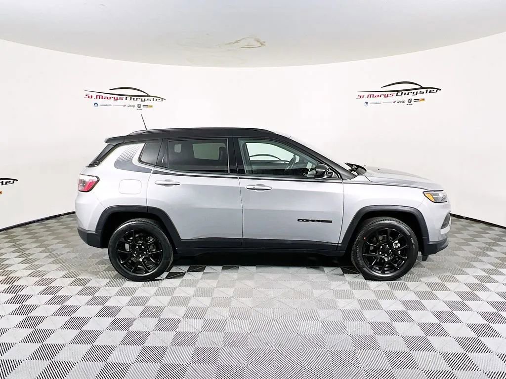 Used 2022 Jeep Compass Latitude w/ Convenience Group AWD/4WD image 9