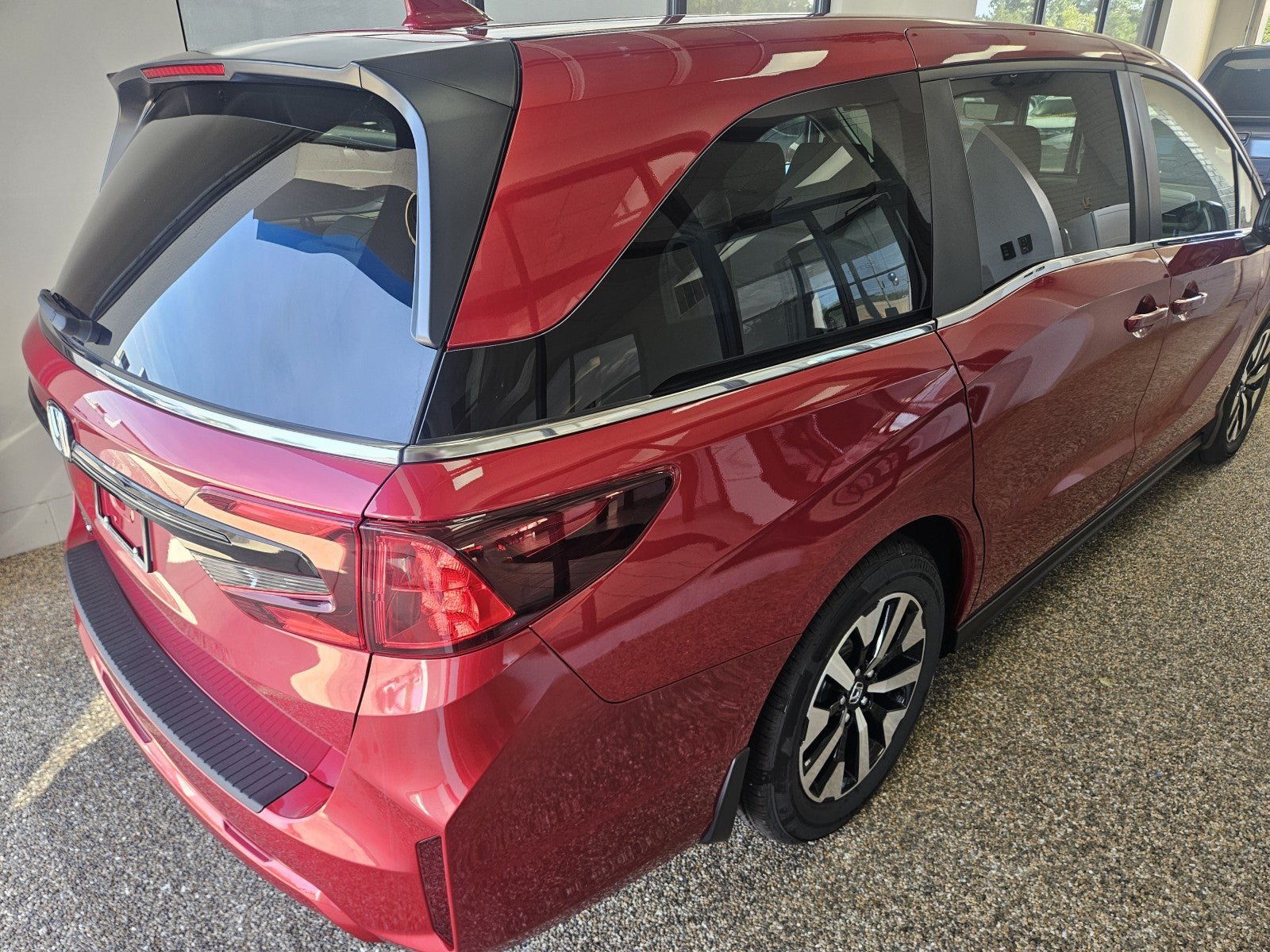 New 2027 Honda Odyssey EX-L image 2