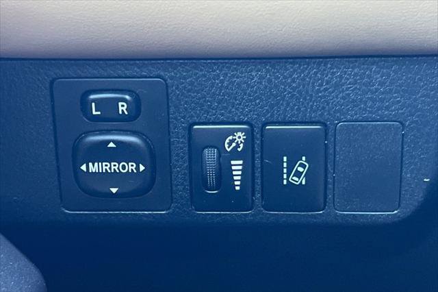 Certified 2017 Toyota RAV4 XLE w/ Convenience Package AWD/4WD image 29