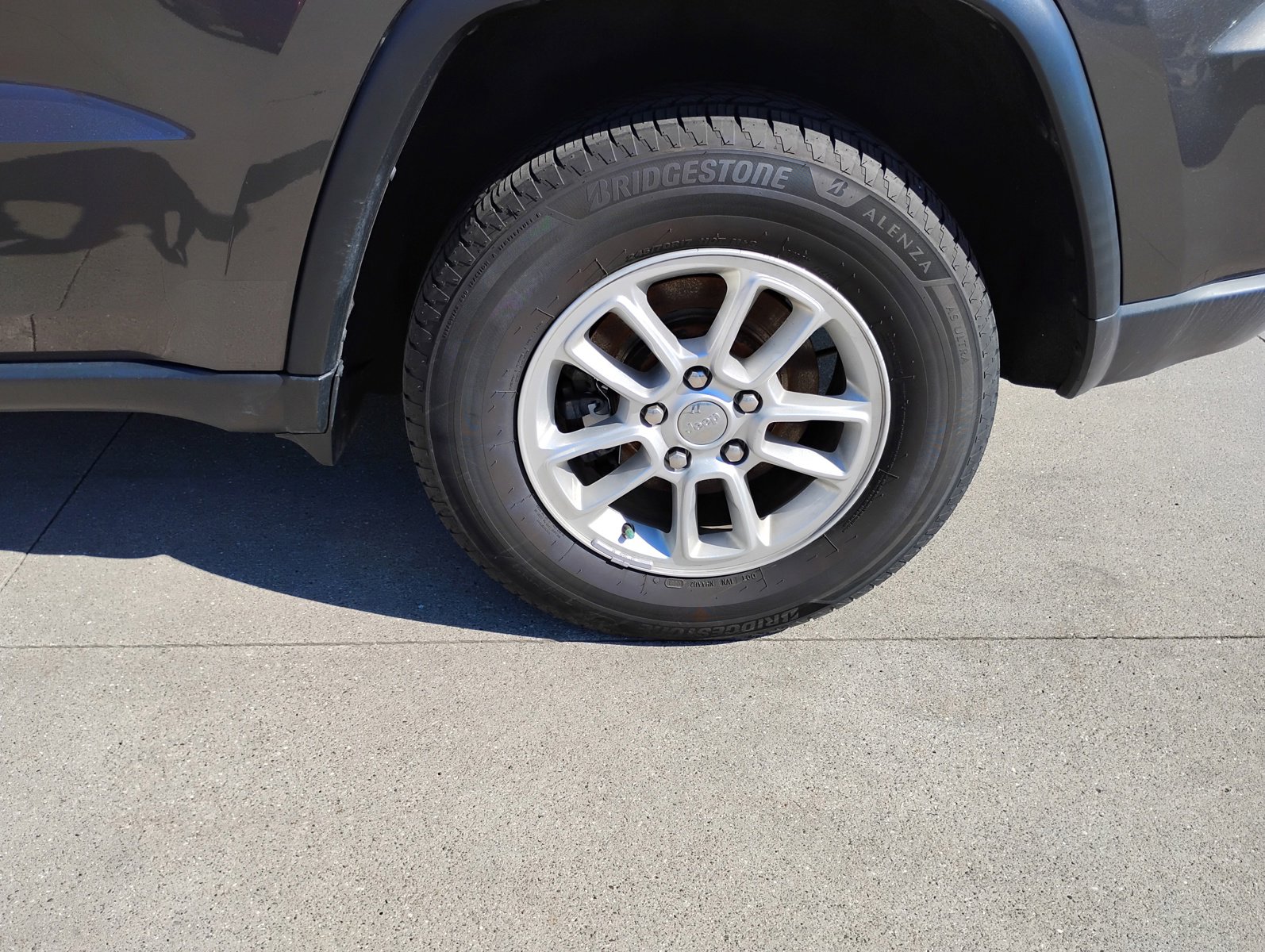 Used 2020 Jeep Grand Cherokee Laredo image 24