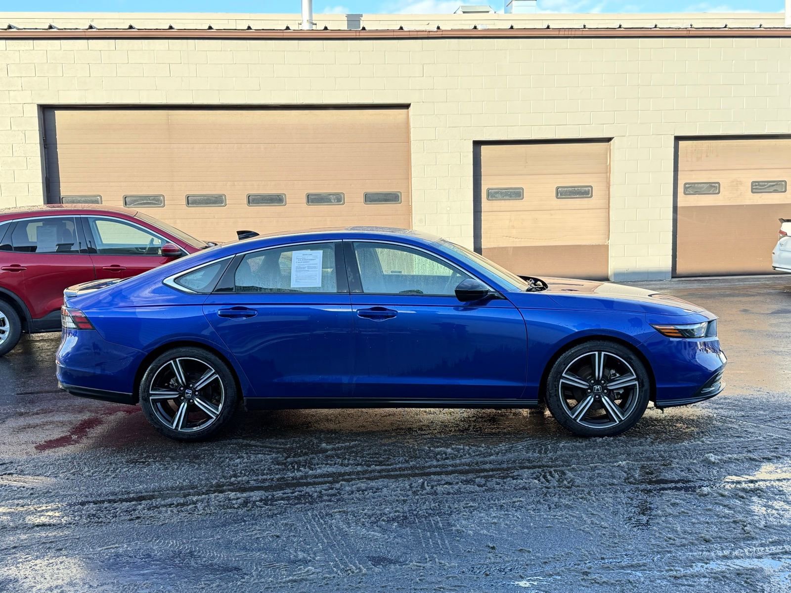 Used 2023 Honda Accord Sport image 2