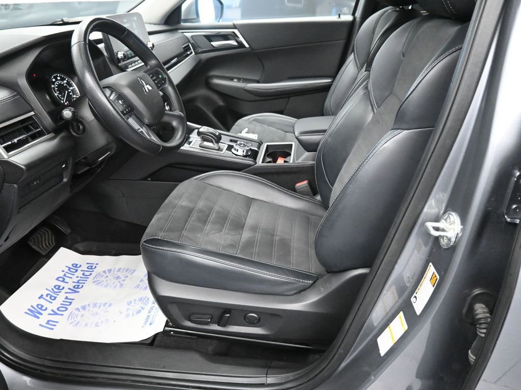 Used 2024 Mitsubishi Outlander SE image 29