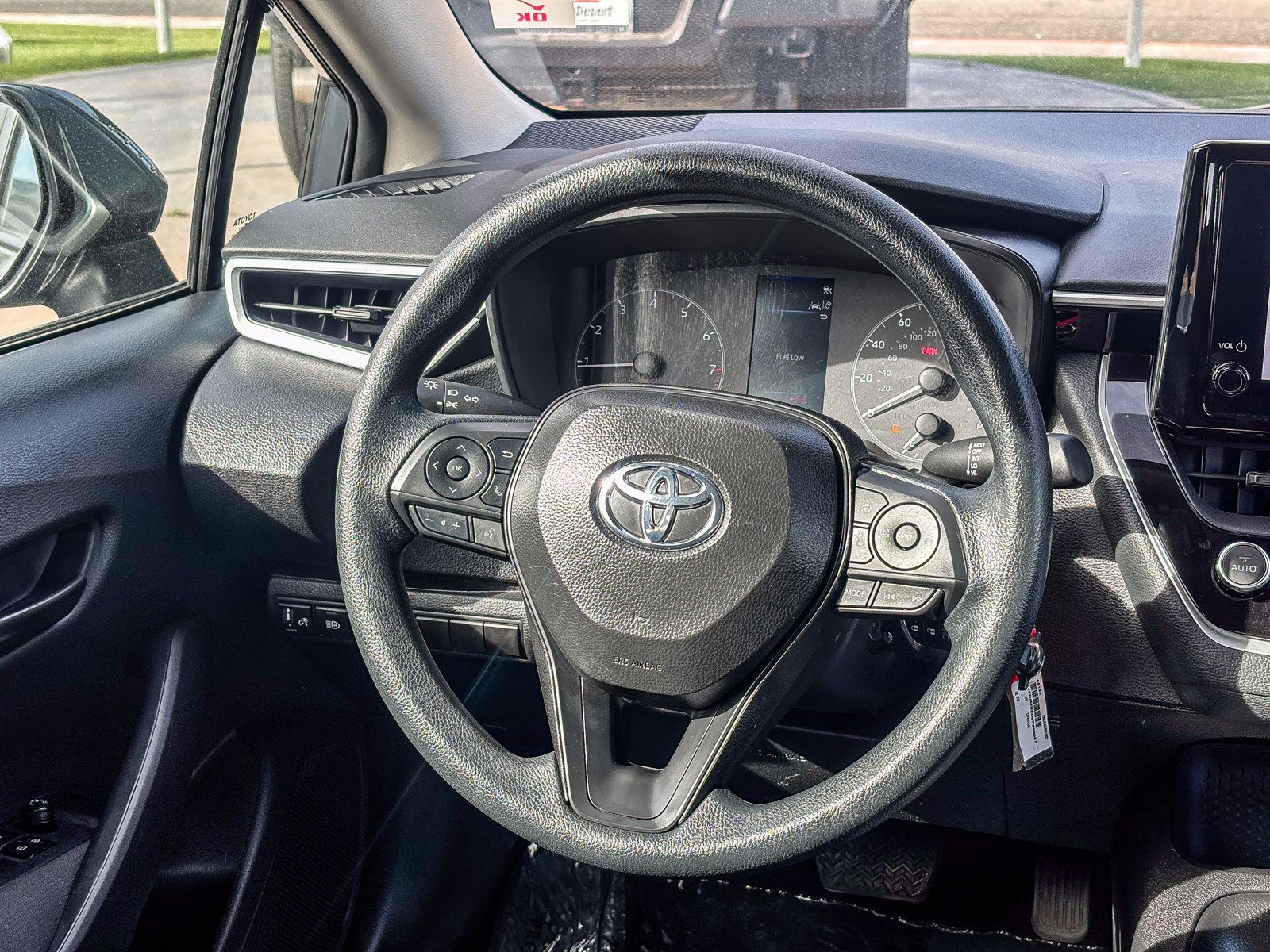 Certified 2025 Toyota Corolla LE FWD image 18