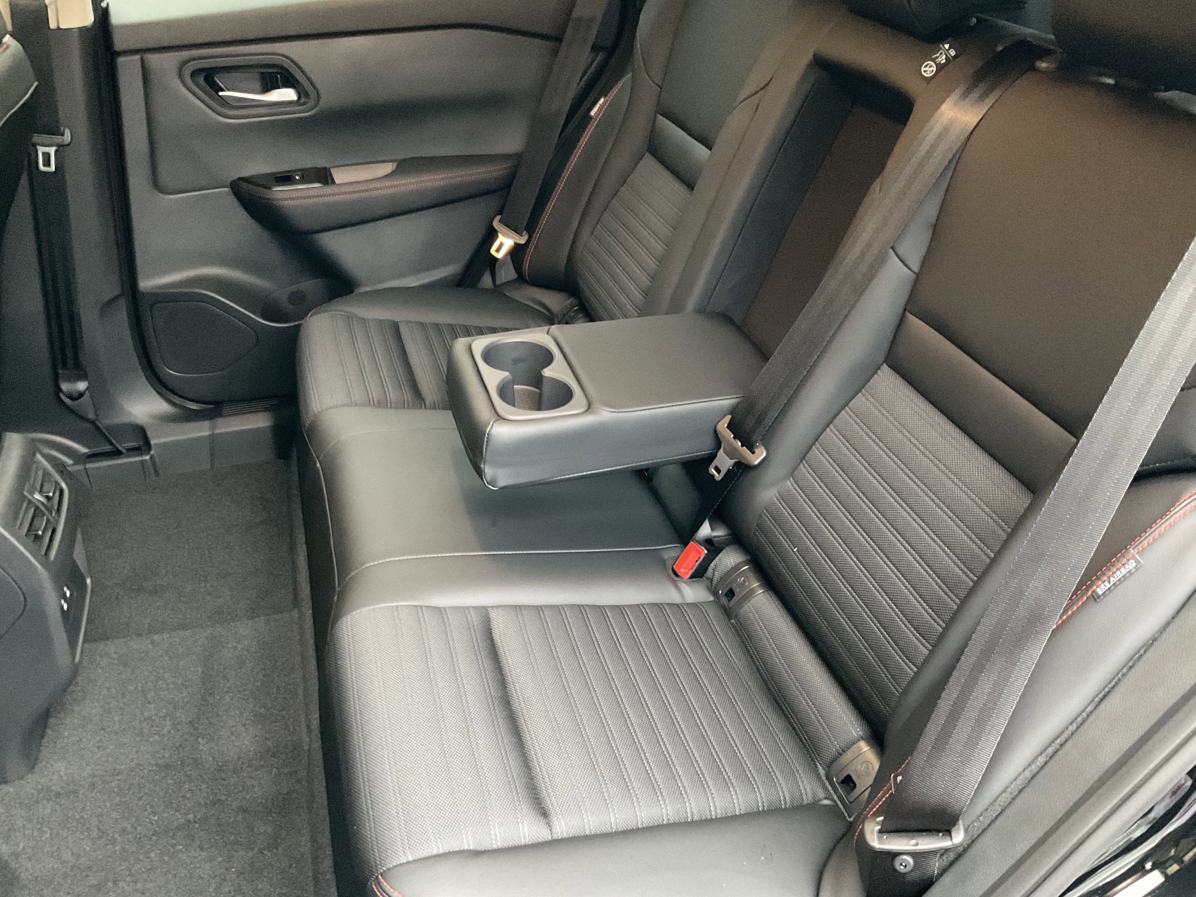 Used 2026 Nissan Rogue SV image 38