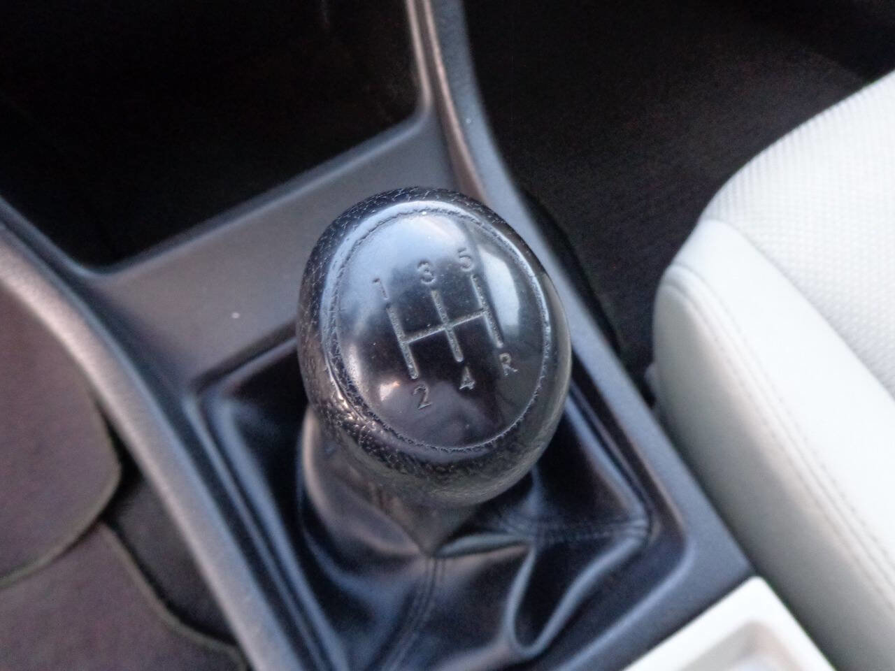 Used 2014 Subaru Crosstrek 2.0i Premium image 24