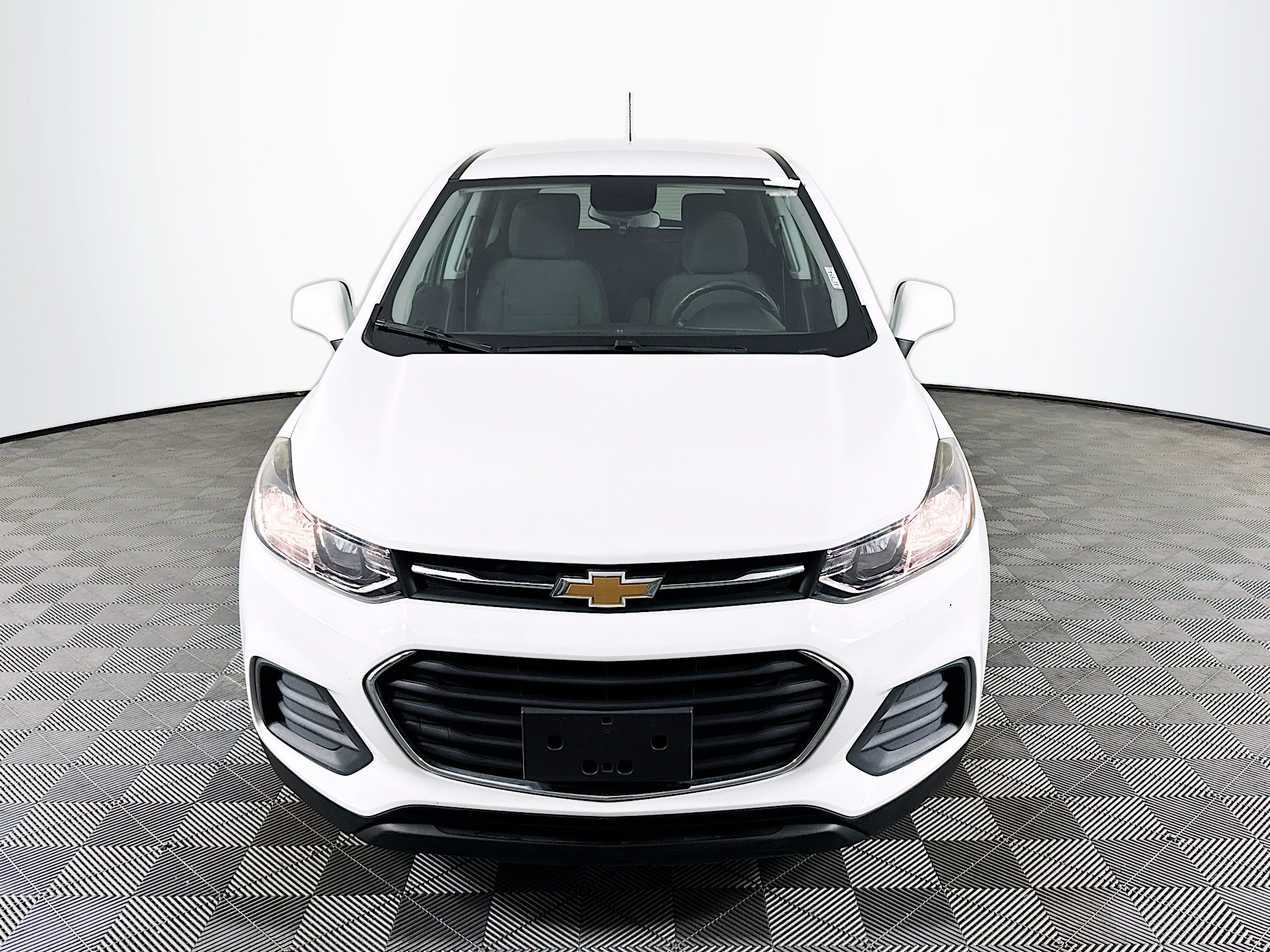 Used 2021 Chevrolet Trax LS w/ Tint and Cruise Package FWD image 2