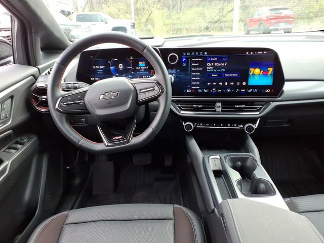 Used 2025 Chevrolet Equinox EV RS w/ Convenience Package II AWD/4WD image 9