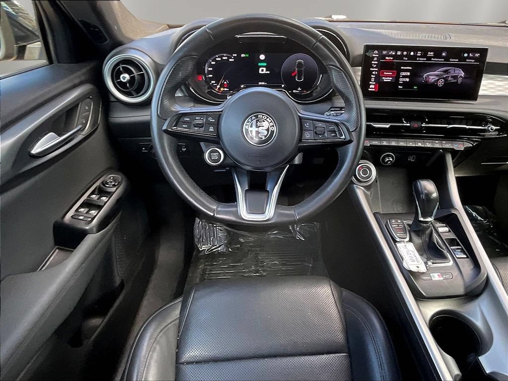 Used 2024 Alfa Romeo Tonale Ti w/ Premium Interior Package AWD/4WD image 8