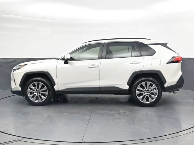 Used 2022 Toyota RAV4 XLE Premium AWD/4WD image 9