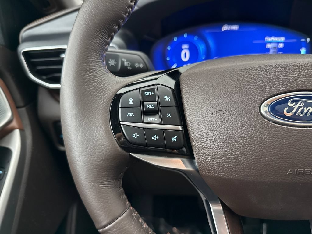 Used 2023 Ford Explorer King Ranch w/ Technology Package RWD image 17