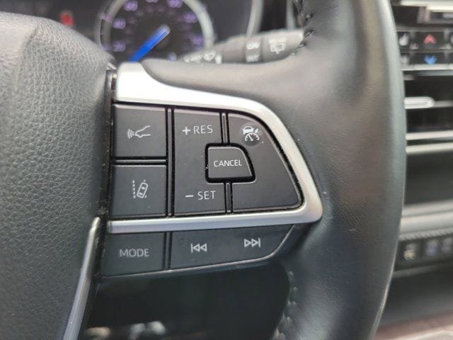 Used 2022 Toyota Highlander Platinum AWD/4WD image 25