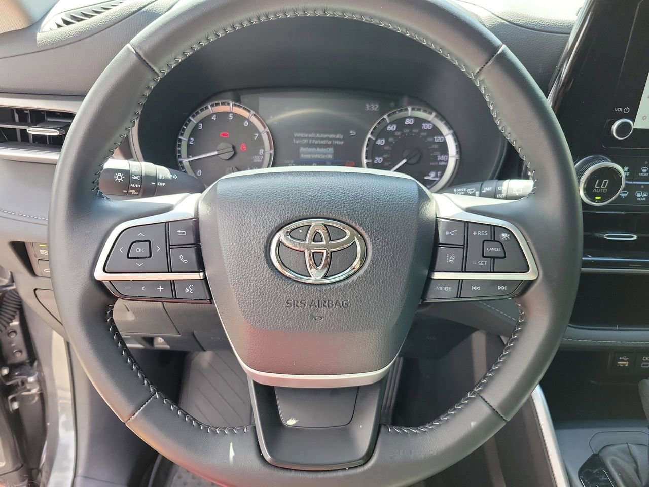 Used 2025 Toyota Highlander LE image 19