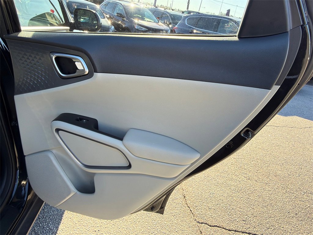 Used 2023 Kia Soul EX image 16