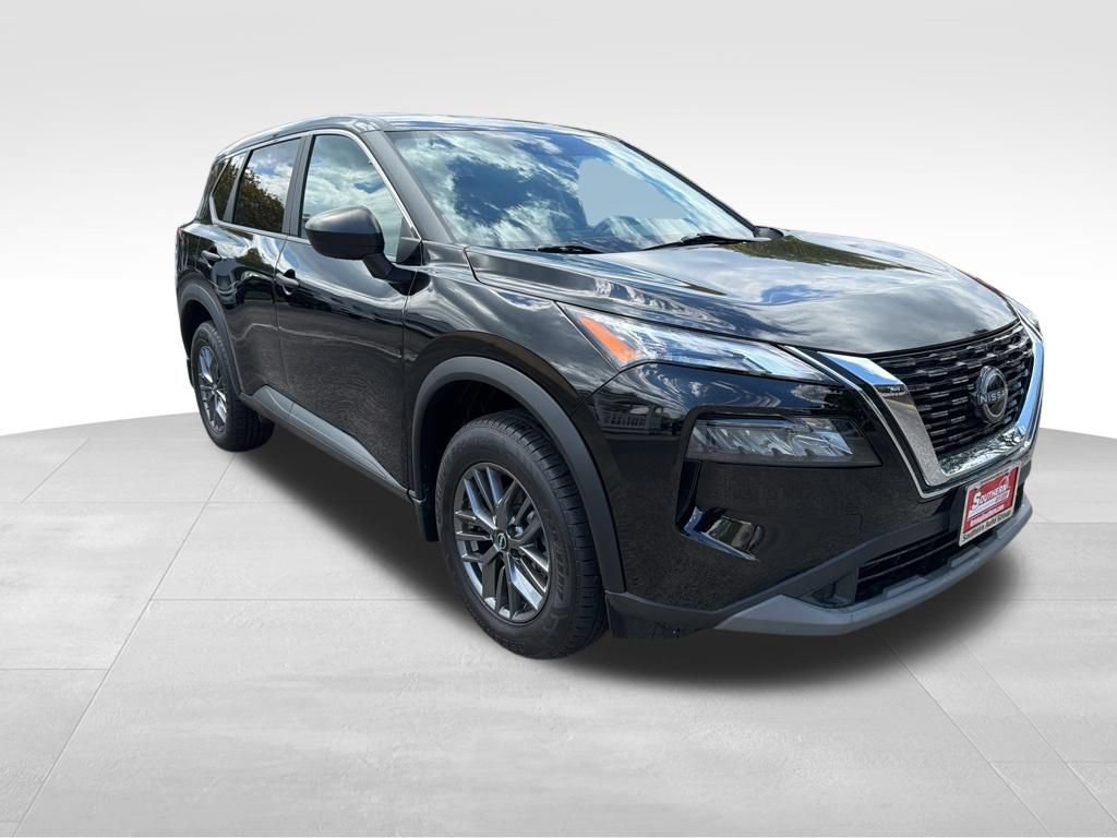 Used 2023 Nissan Rogue S AWD/4WD image 8