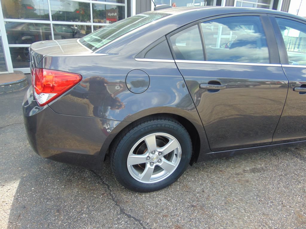 Used 2016 Chevrolet Cruze LT FWD image 14