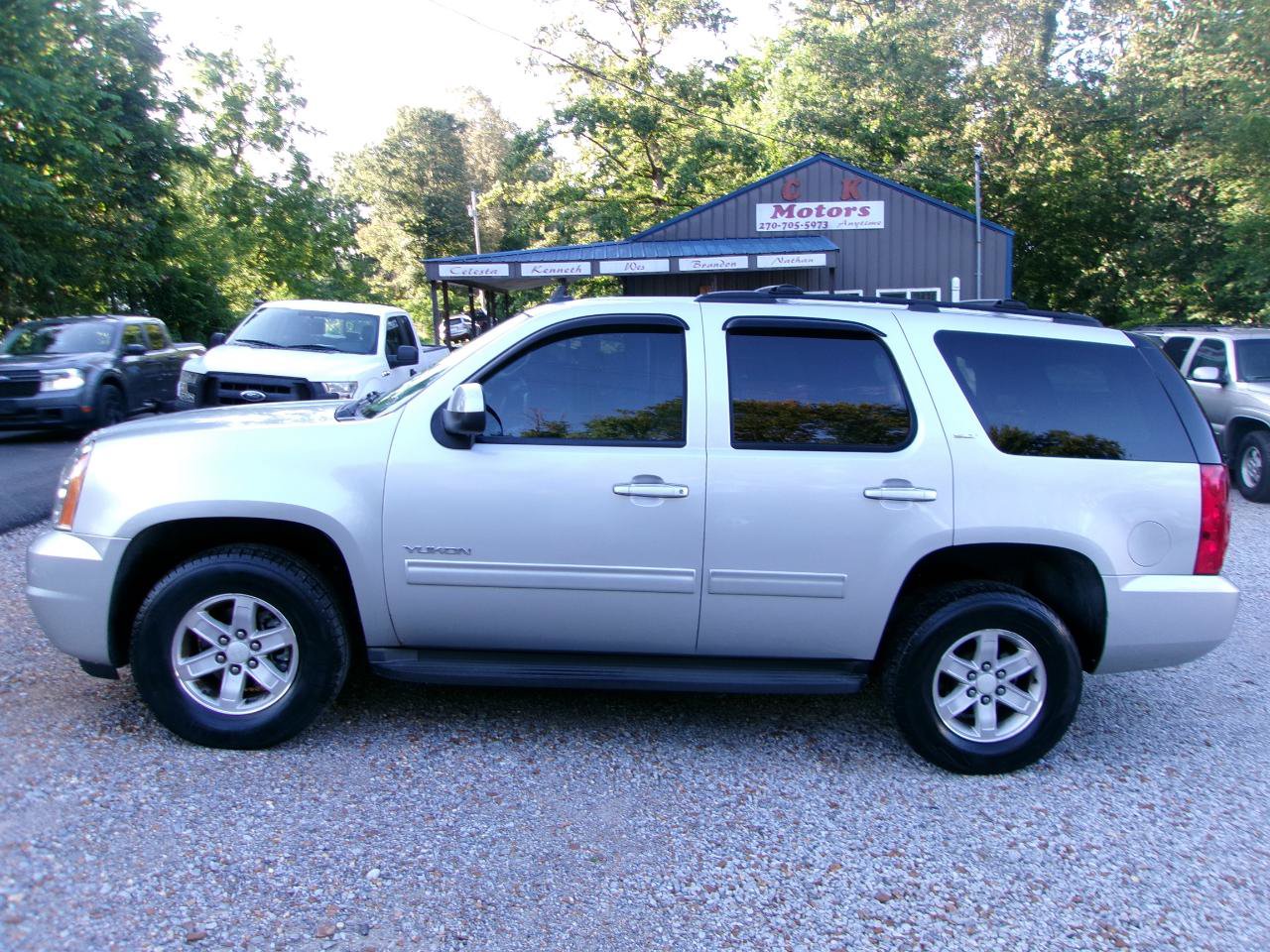 Used 2001 Chevrolet Suburban LT w/ LT Preferred Equipment Group RWD image 27