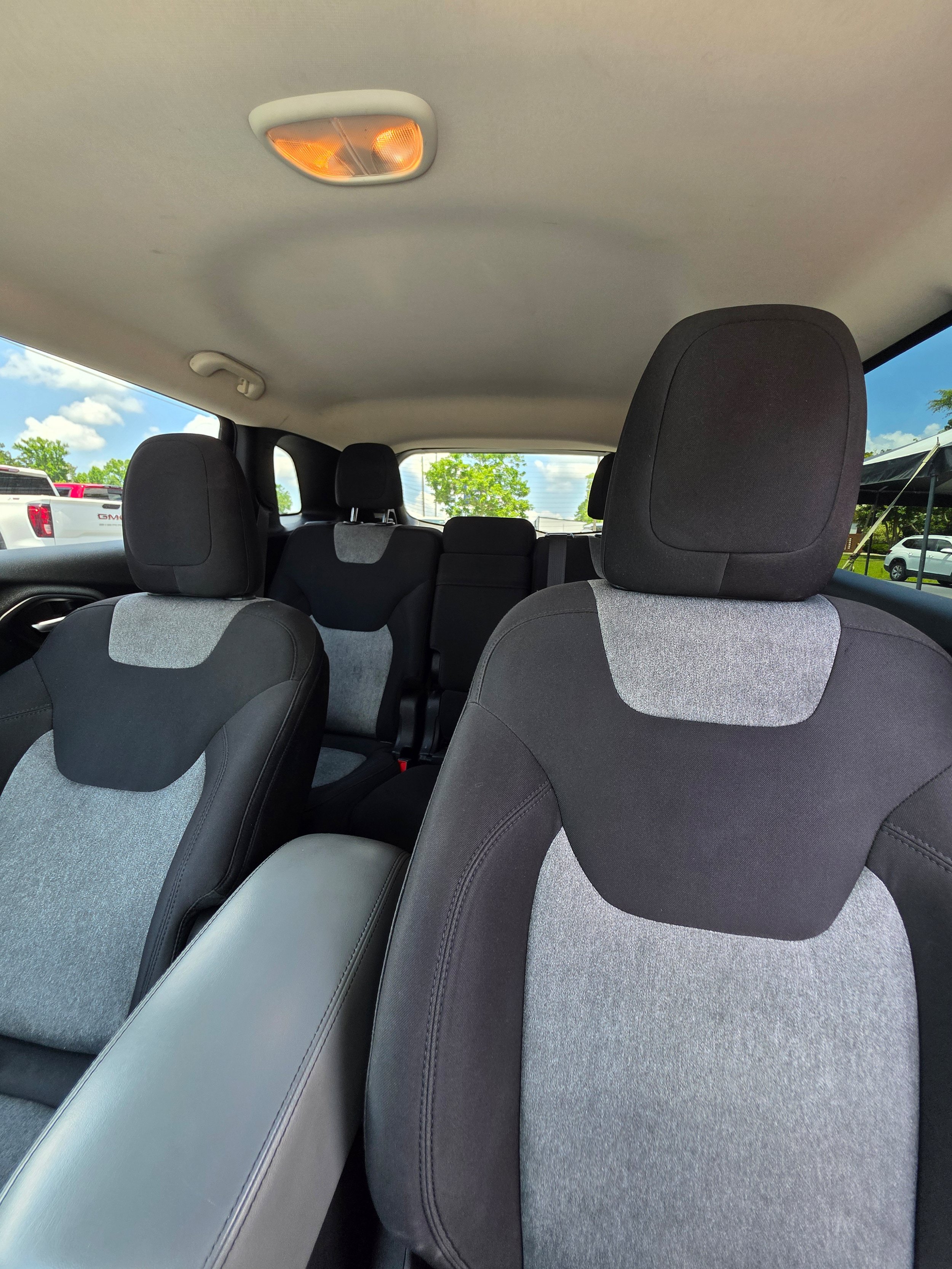Used 2014 Jeep Cherokee Latitude w/ Cold Weather Group AWD/4WD image 17
