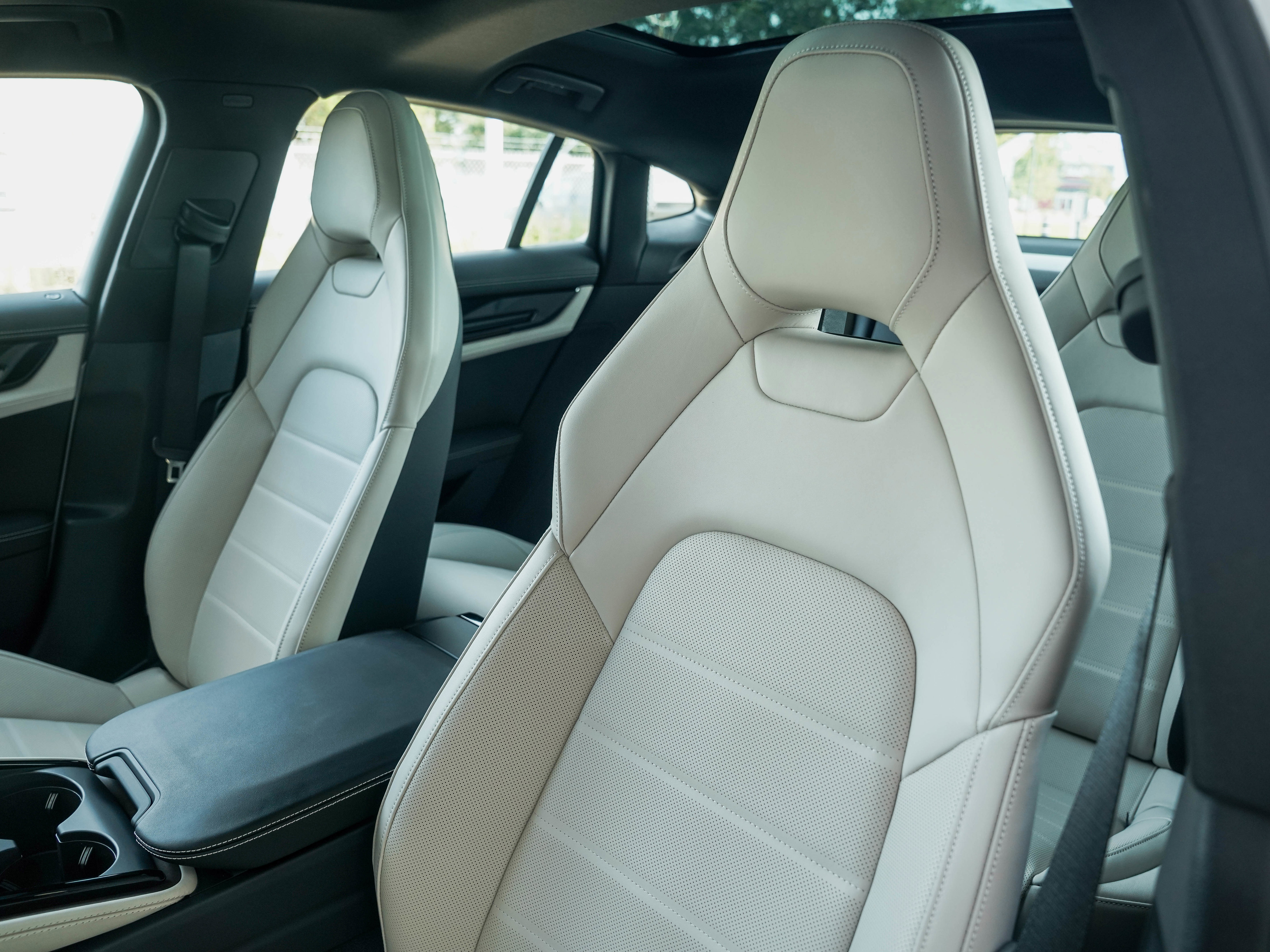 New 2026 Porsche Panamera image 5