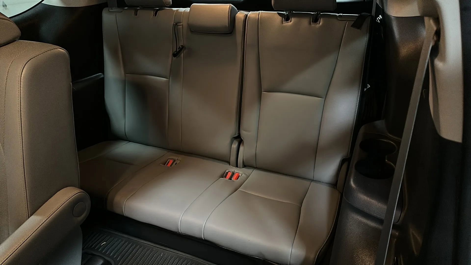 Used 2021 Toyota Highlander Limited image 13