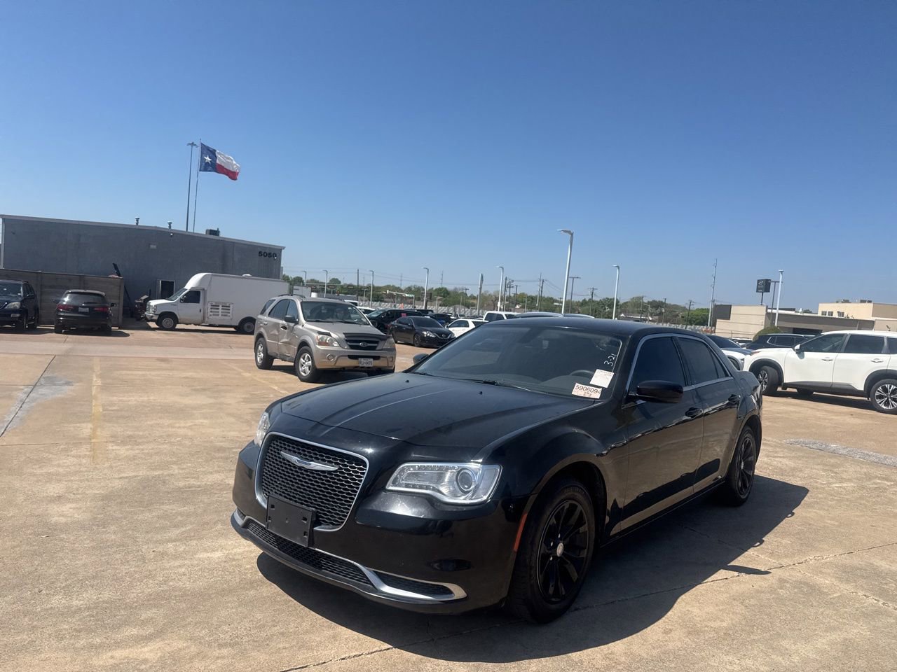 Used 2023 Chrysler 300 Touring image 7