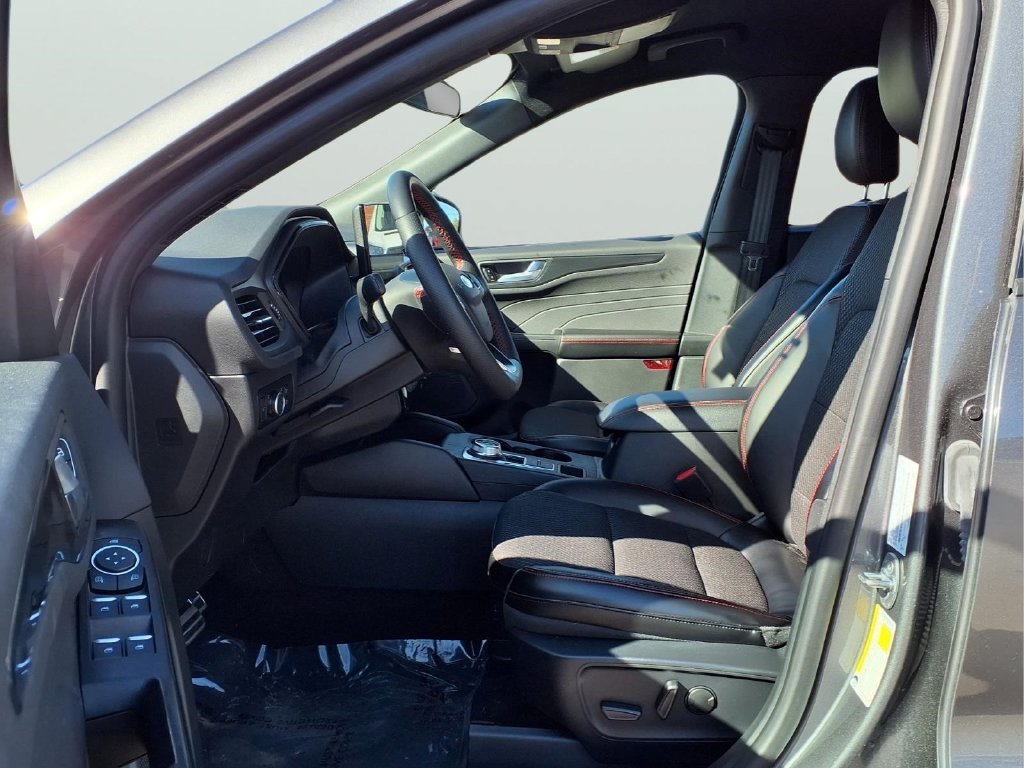 Used 2024 Ford Escape ST-Line w/ Tech Pack #1 AWD/4WD image 14