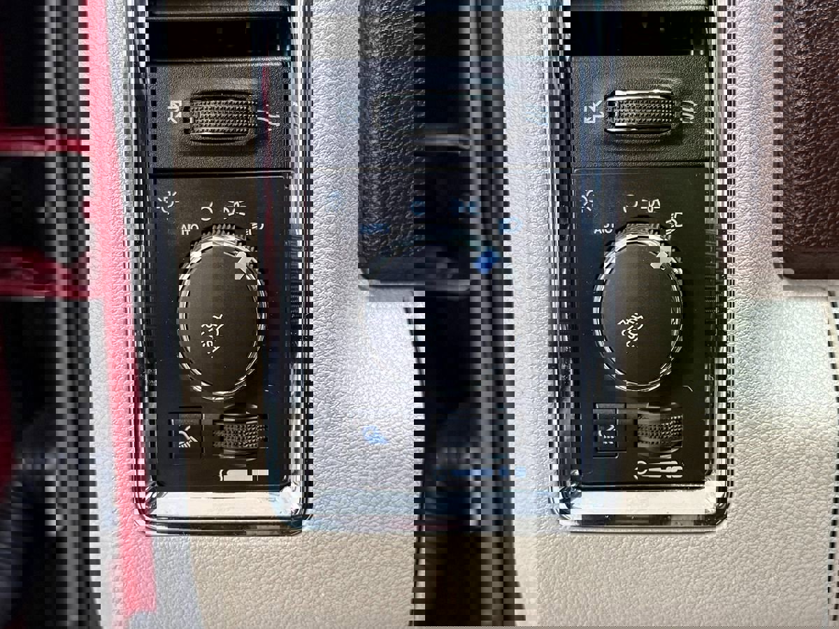 Used 2015 RAM 1500 Laramie Longhorn w/ Convenience Group image 21