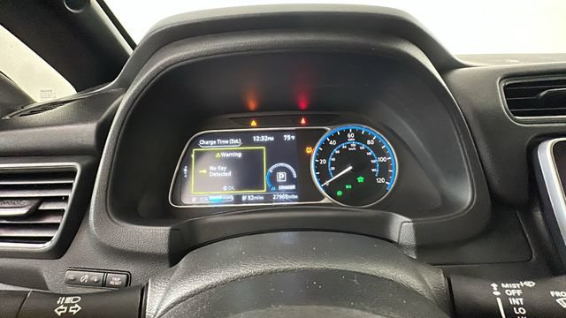 Used 2022 Nissan Leaf SV w/ SV Technology Package FWD image 17