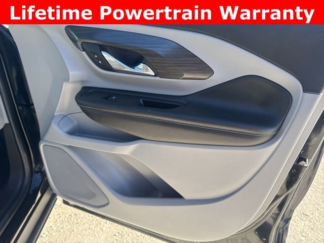 Used 2024 GMC Terrain SLT image 21