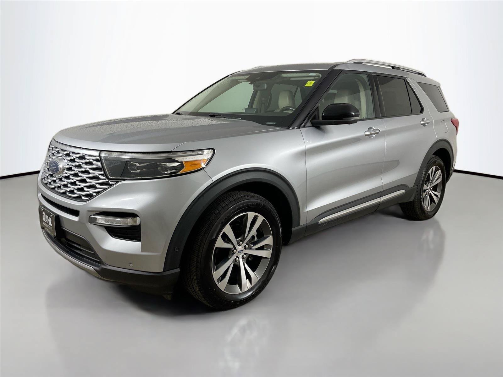 Used 2020 Ford Explorer Platinum w/ Premium Technology Package AWD/4WD image 4