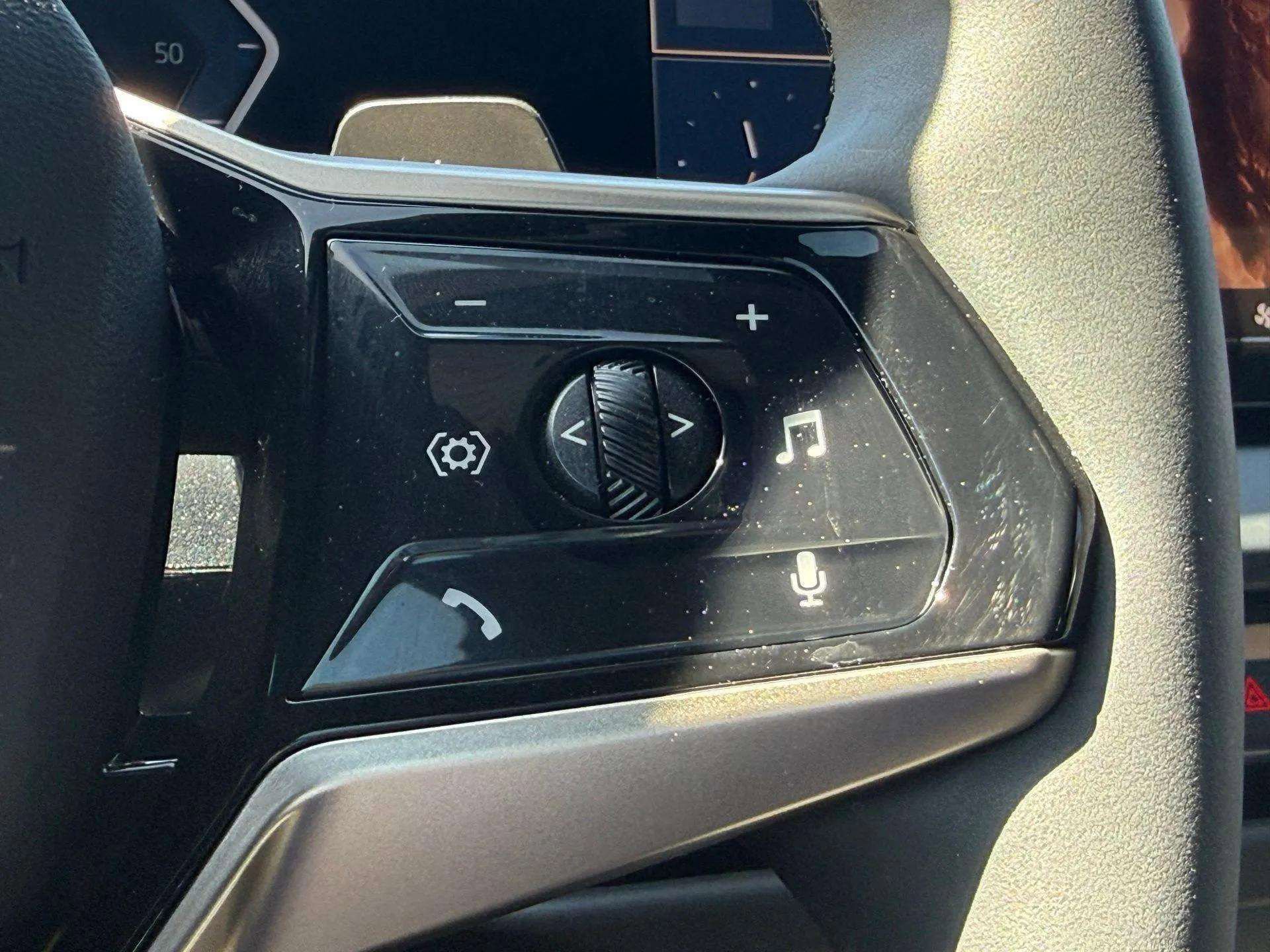 Used 2025 BMW X3 xDrive30i w/ Convenience Package image 34