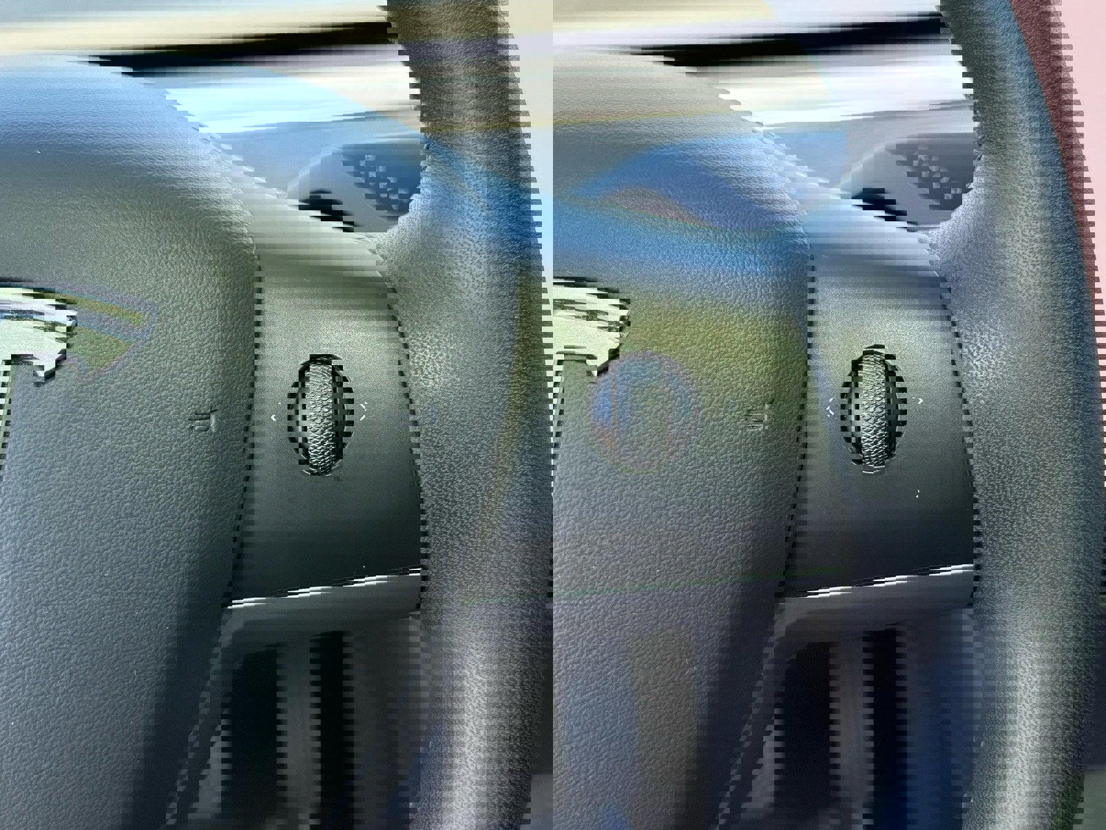 Used 2023 Tesla Model 3 Standard Range image 19