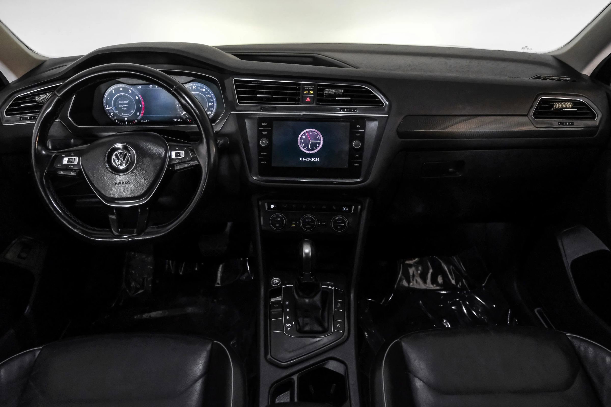 Used 2018 Volkswagen Tiguan SEL Premium image 15