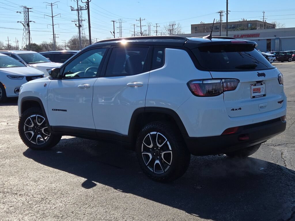 Certified 2025 Jeep Compass Trailhawk AWD/4WD image 17