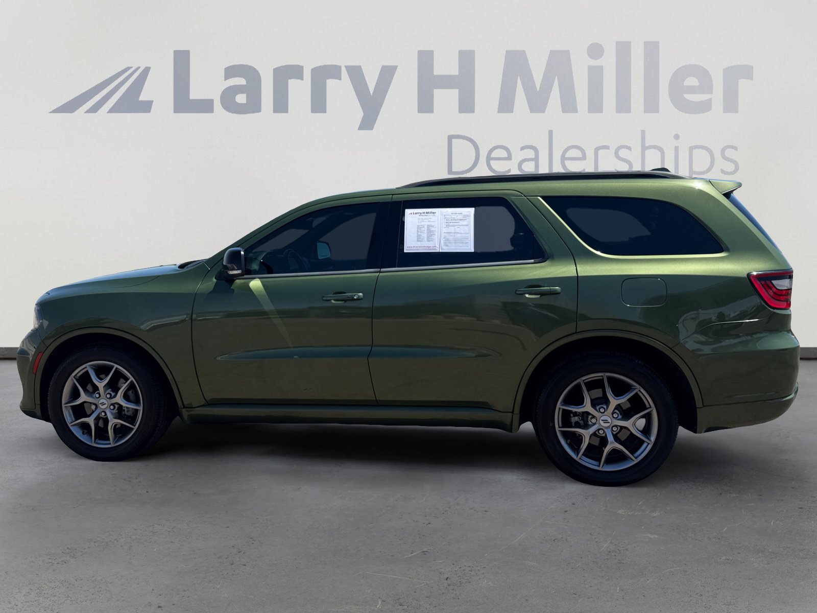 Used 2021 Dodge Durango GT RWD image 2