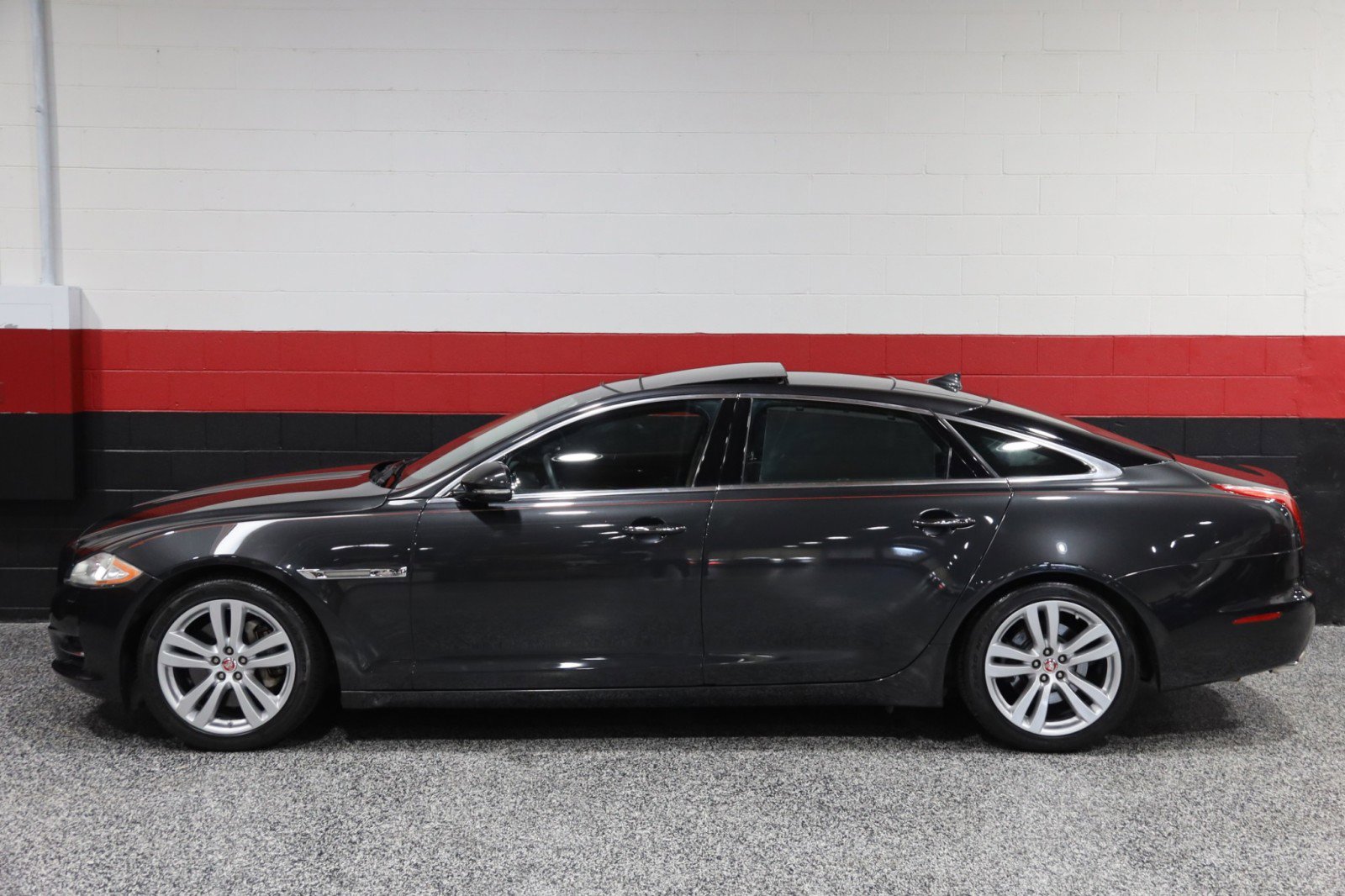 Used 2014 Jaguar XJ L Portfolio image 23