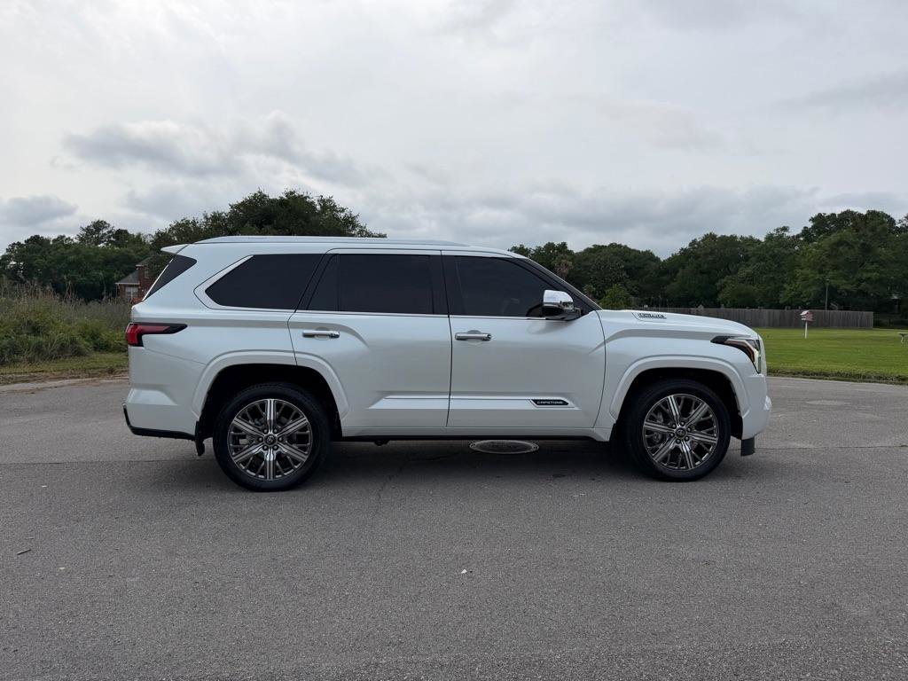 Used 2025 Toyota Sequoia Capstone AWD/4WD image 6