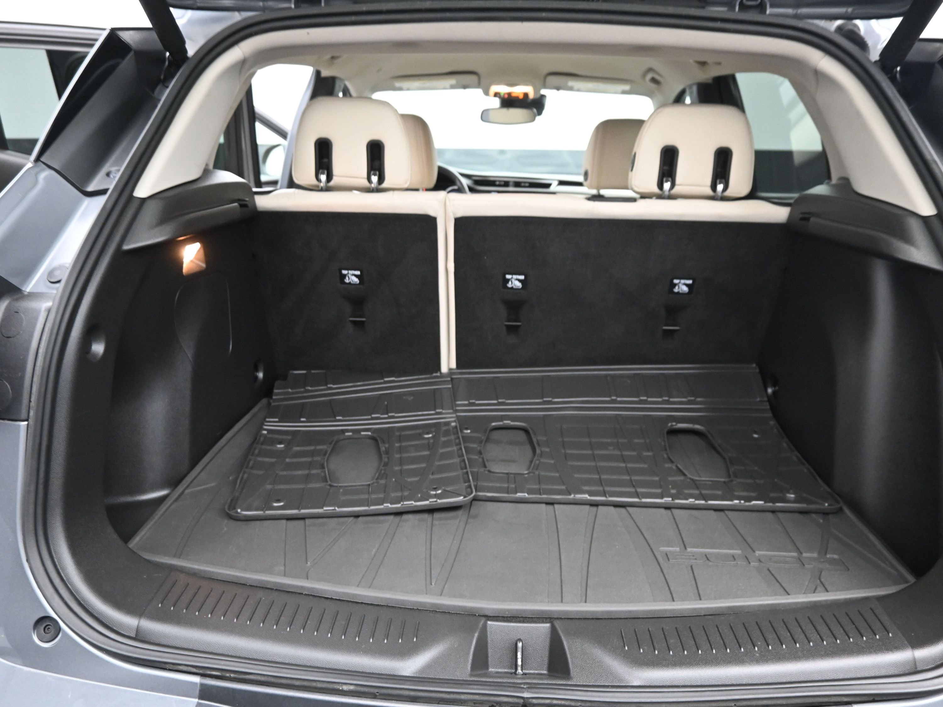 Used 2020 Buick Encore GX Essence image 17