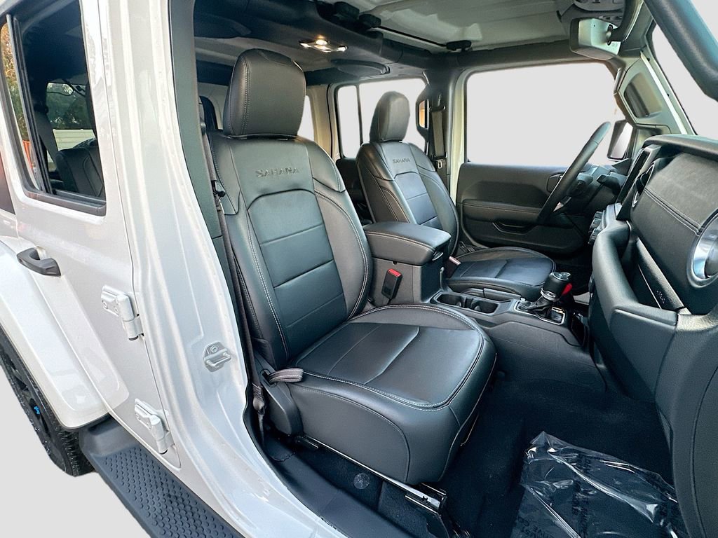 Used 2023 Jeep Wrangler Unlimited Sahara w/ Cold Weather Group image 28