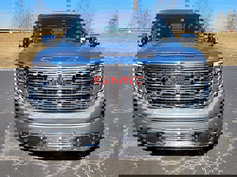 Used 2025 GMC Sierra 1500 Denali image 2
